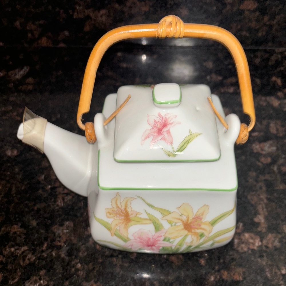 Shafford Fine Porcelain Jade Lily Teapot